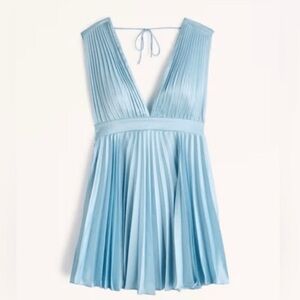 NWT Abercrombie & Fitch Plunge Pleated Mini Dress